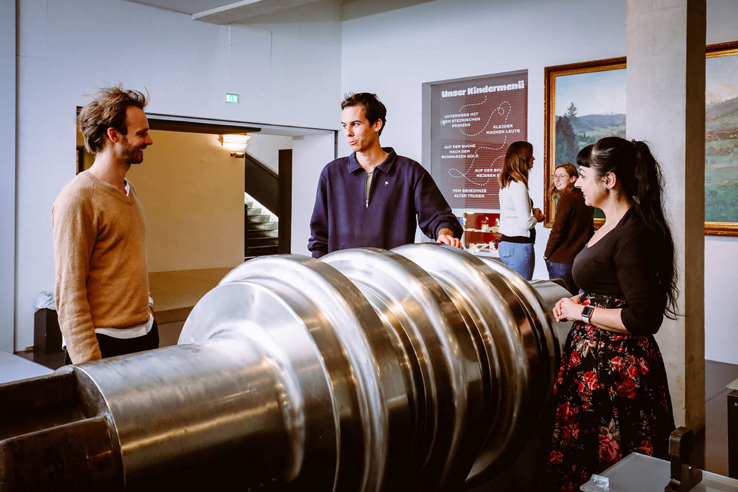 Führung durch eine Ausstellung im Museum Leoben