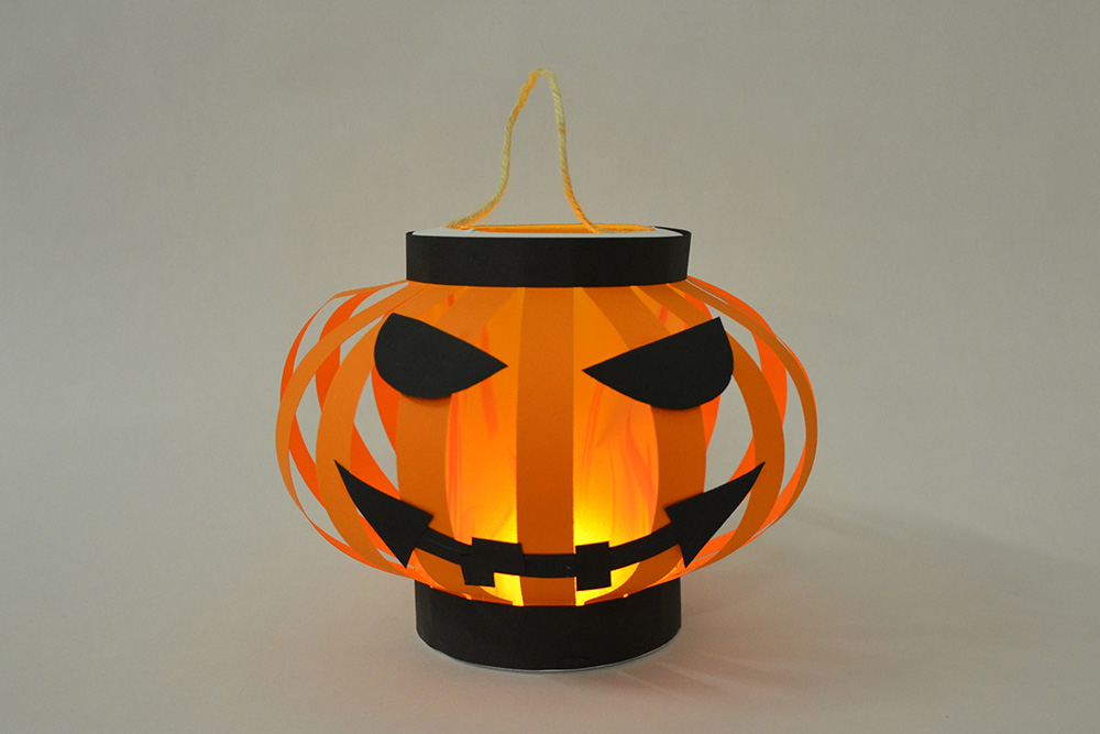 Gebastelte Laterne für Halloween